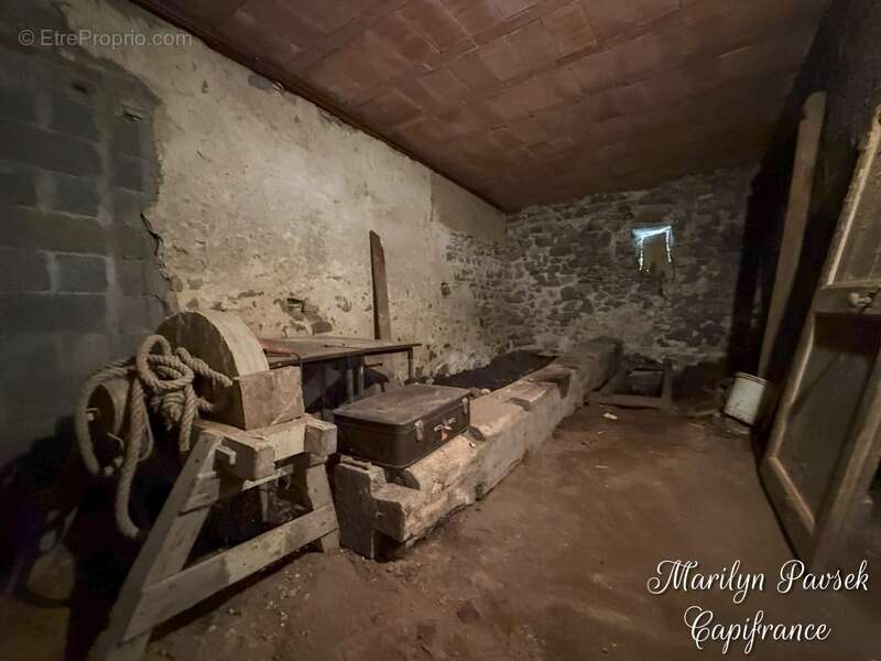 Maison à SERMENTIZON