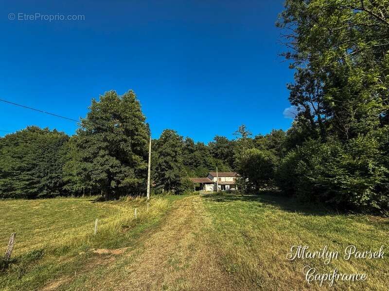 Maison à SERMENTIZON
