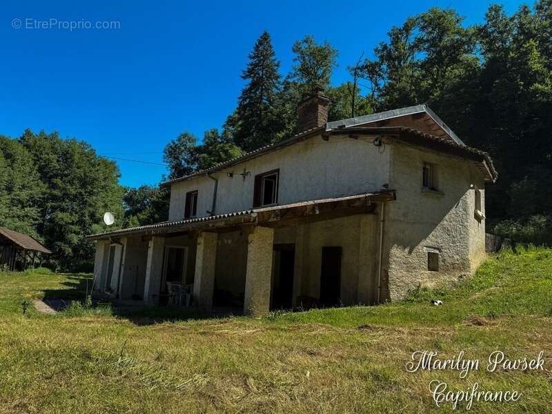 Maison à SERMENTIZON