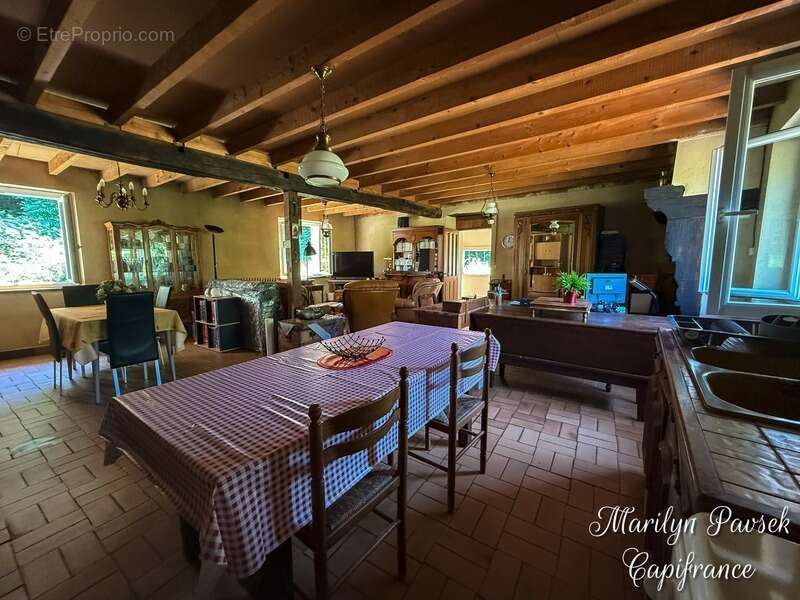 Maison à SERMENTIZON