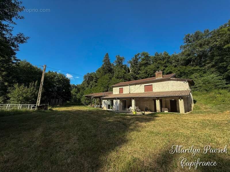 Maison à SERMENTIZON