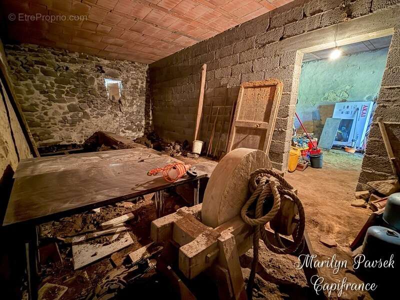 Maison à SERMENTIZON