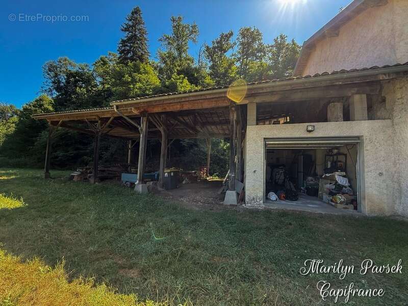 Maison à SERMENTIZON