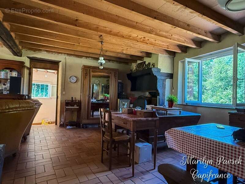 Maison à SERMENTIZON