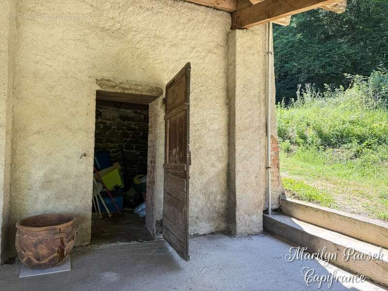 Maison à SERMENTIZON