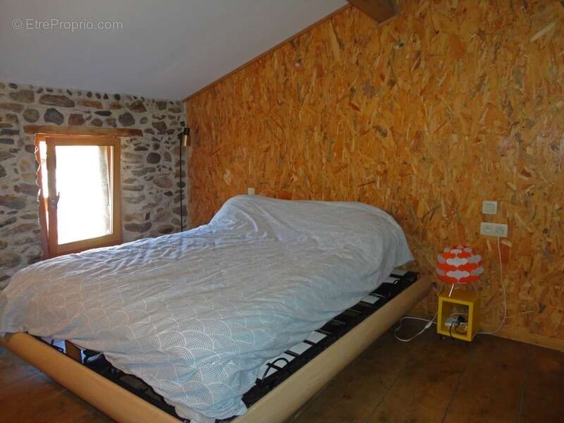 Maison à LATOUR-DE-FRANCE