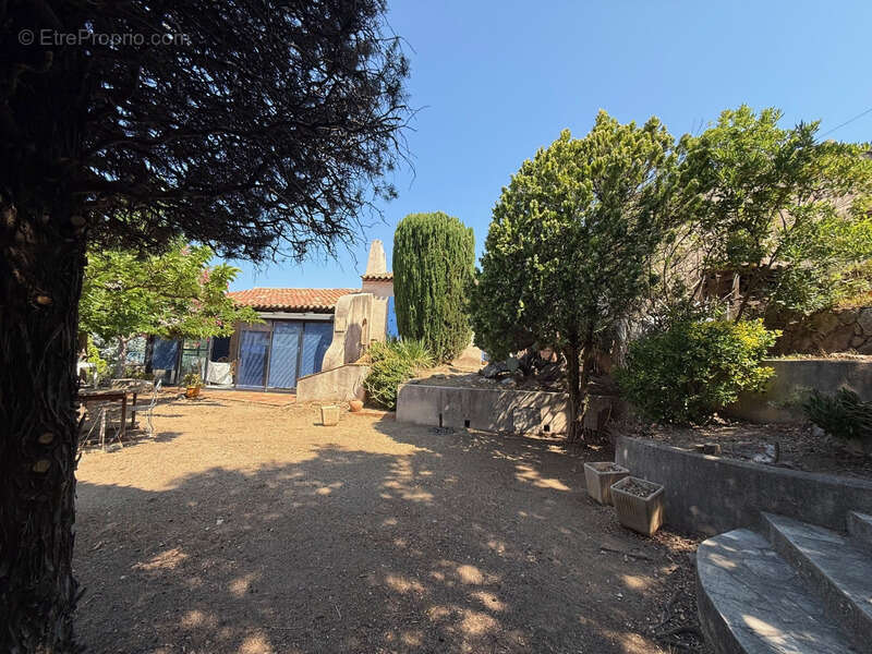 Maison à LES ISSAMBRES