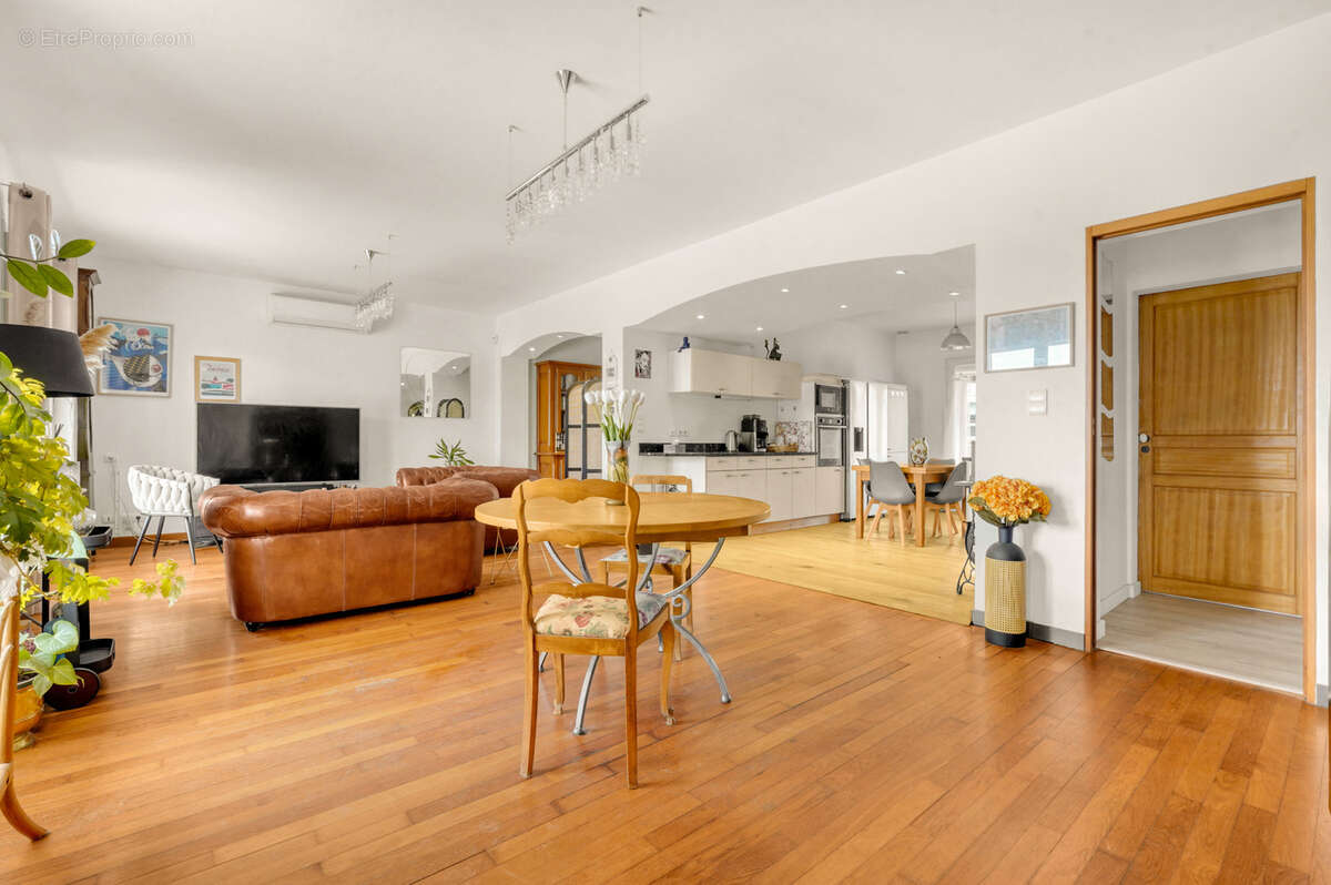 Maison à VERDUN-SUR-GARONNE