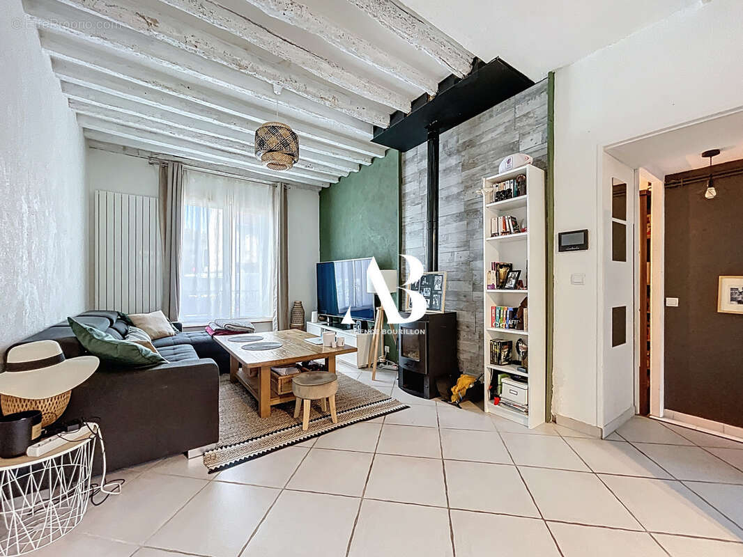 Maison à LA CHAPELLE-GAUTHIER