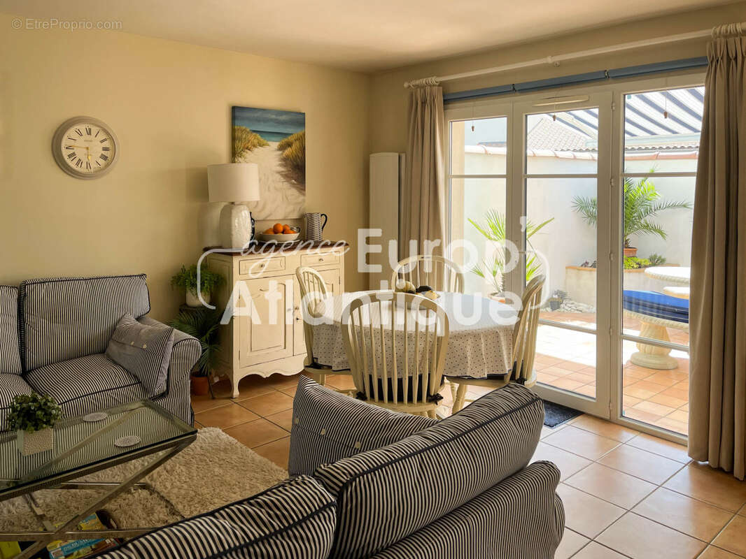 Maison à LES MATHES