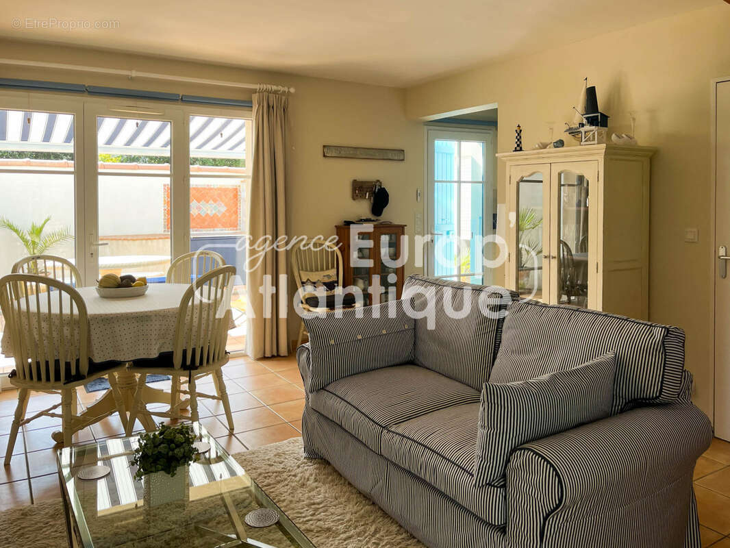 Maison à LES MATHES