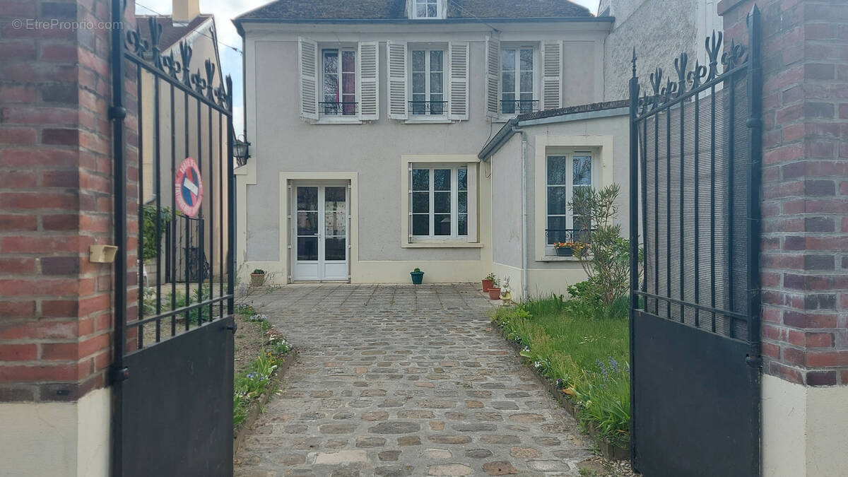 Maison à BRAY-SUR-SEINE