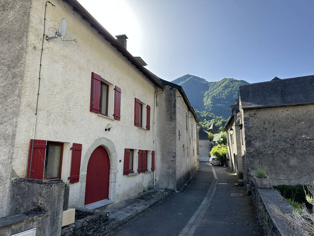 Maison à CETTE-EYGUN