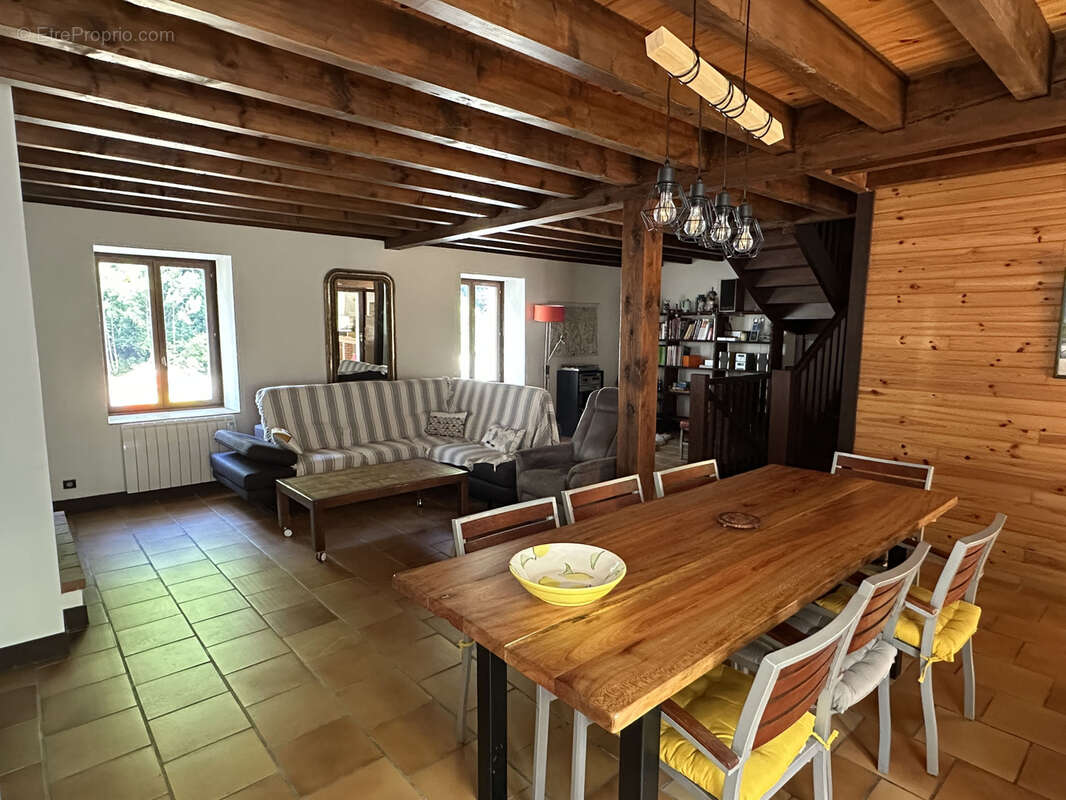 Maison à CETTE-EYGUN