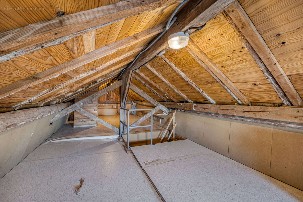 Maison à CRANVES-SALES