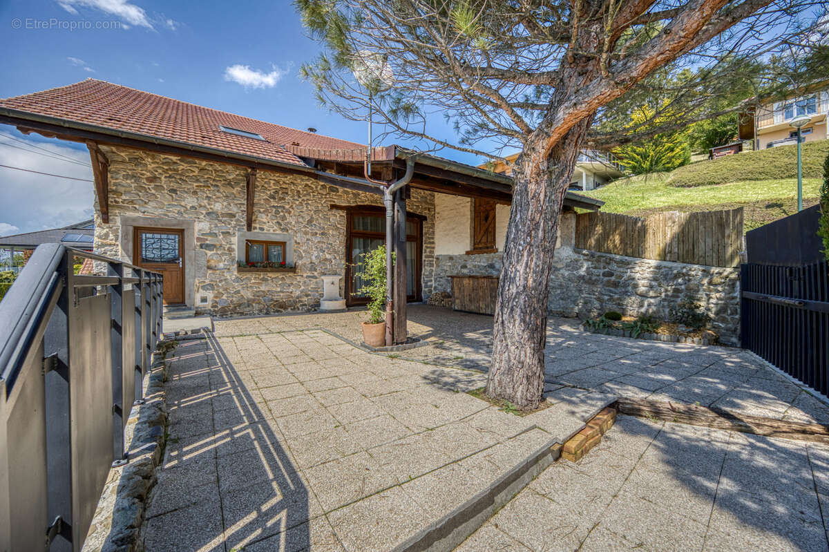 Maison à CRANVES-SALES