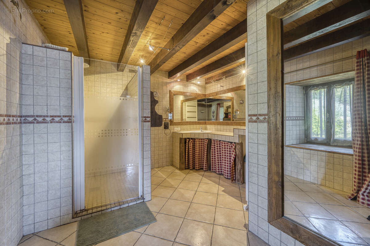 Maison à CRANVES-SALES