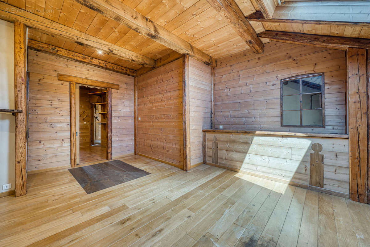 Maison à CRANVES-SALES