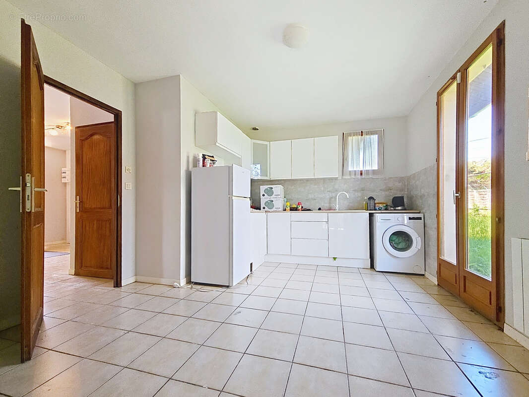 Maison à CRANVES-SALES