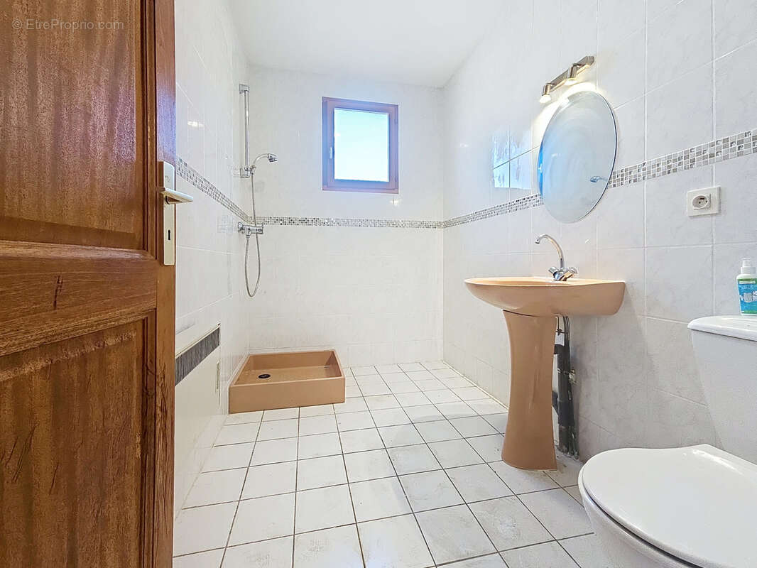 Maison à CRANVES-SALES