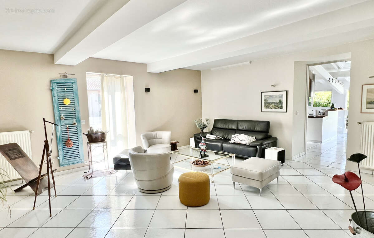 Maison à MONTVERDUN