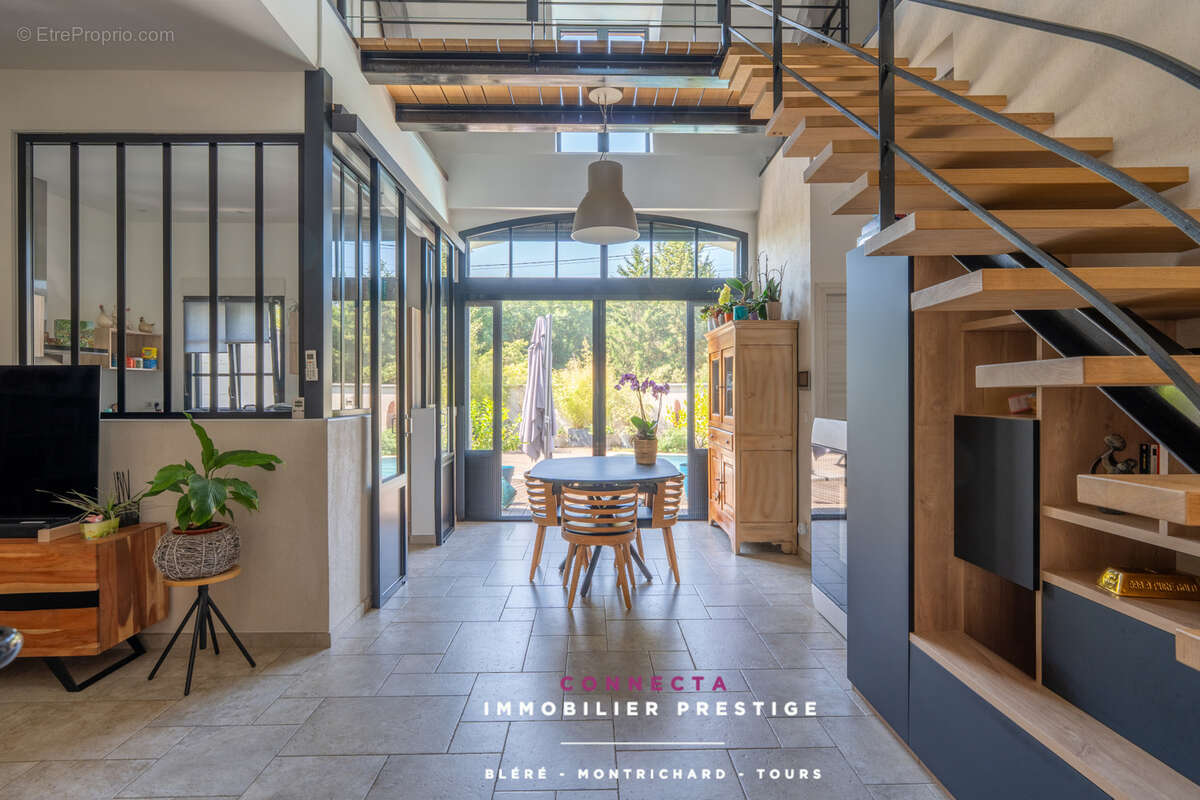 Maison à AZAY-SUR-CHER