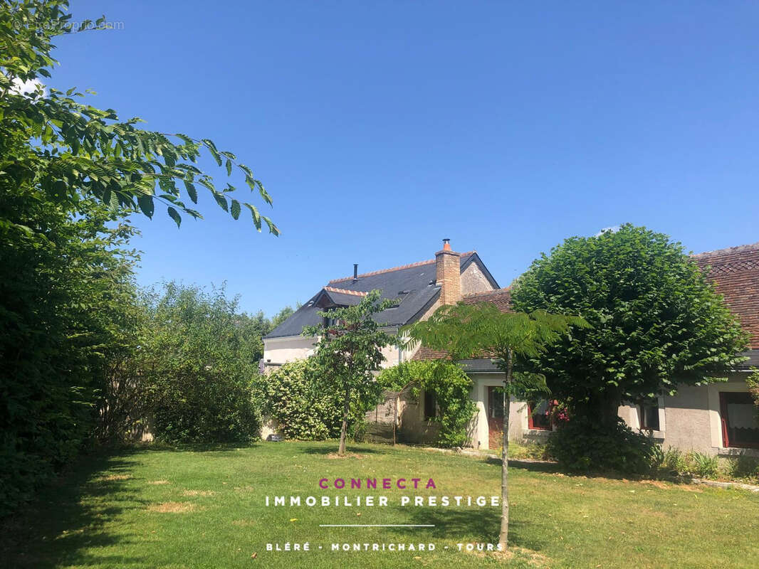 Maison à AZAY-SUR-CHER