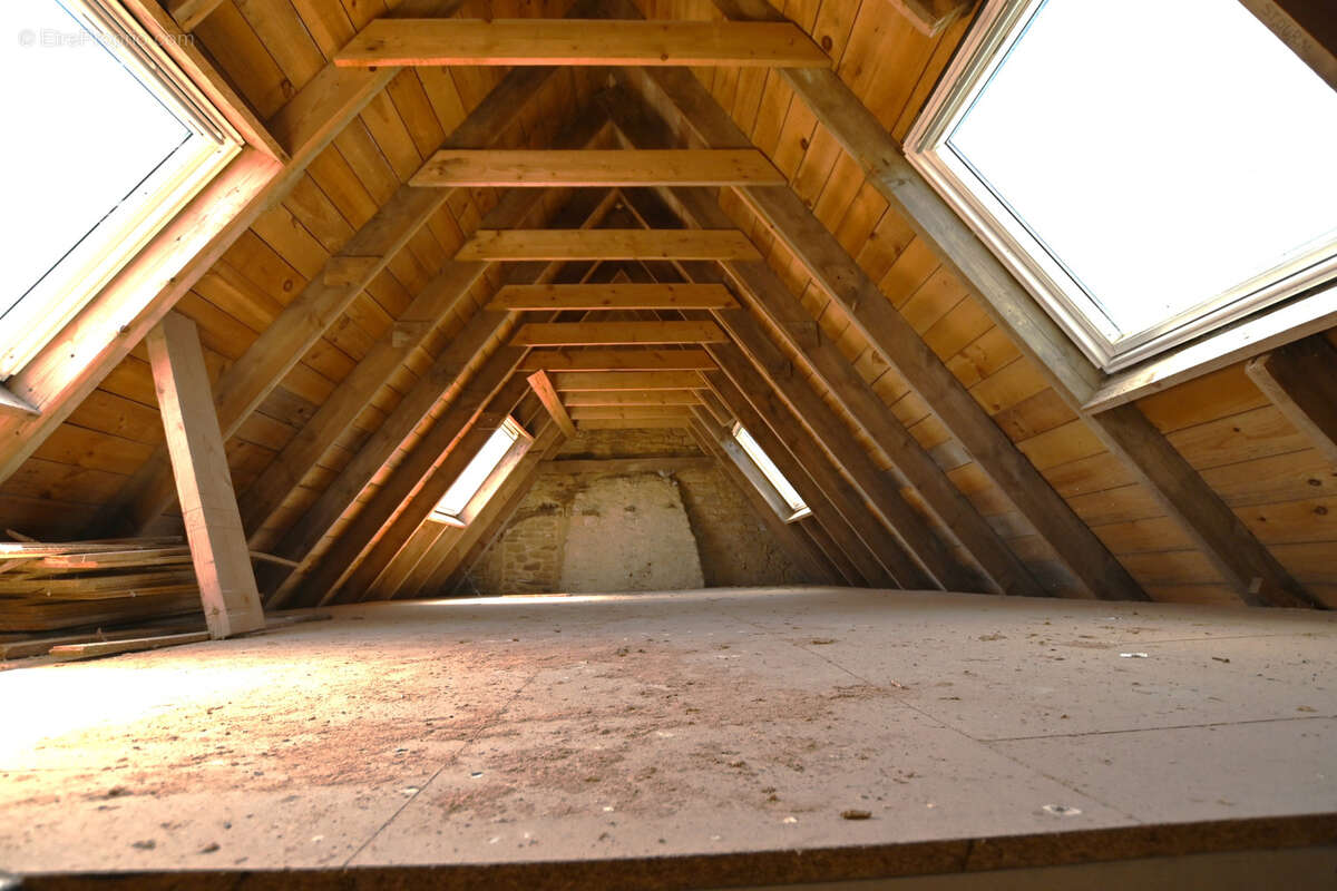 Maison à SAINT-DERRIEN