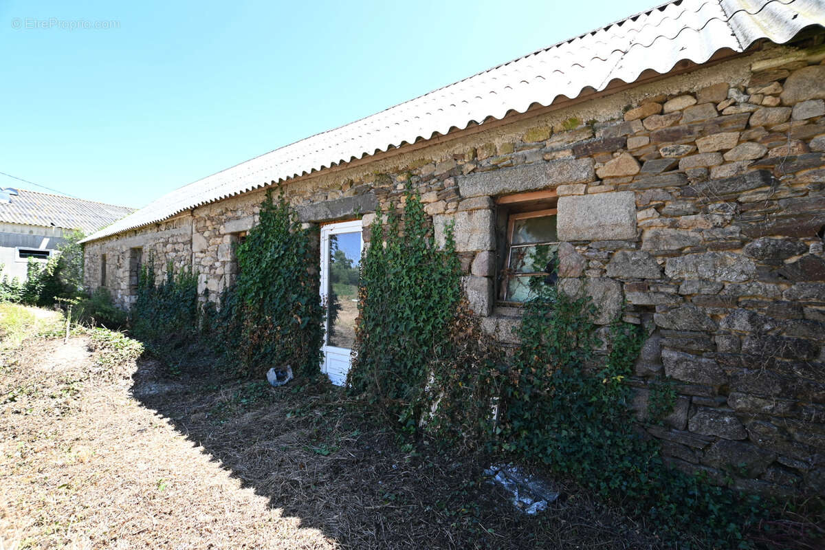 Maison à SAINT-DERRIEN