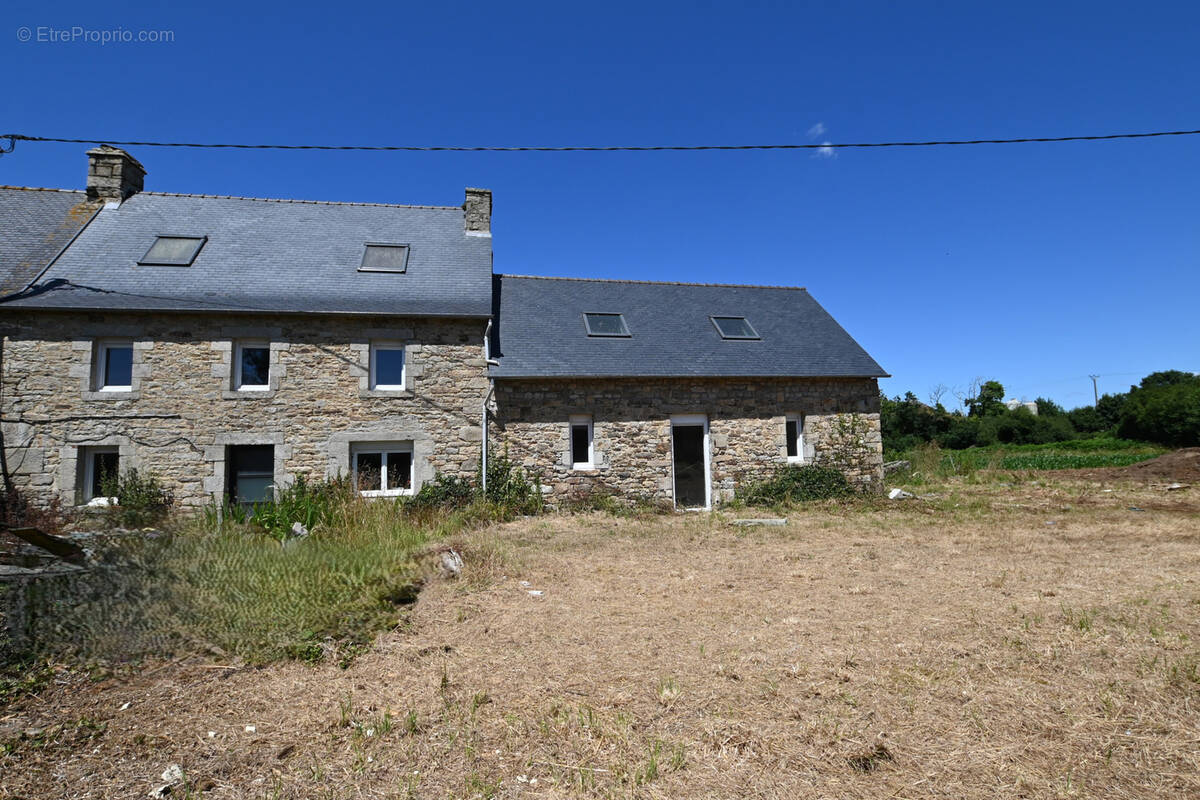 Maison à SAINT-DERRIEN