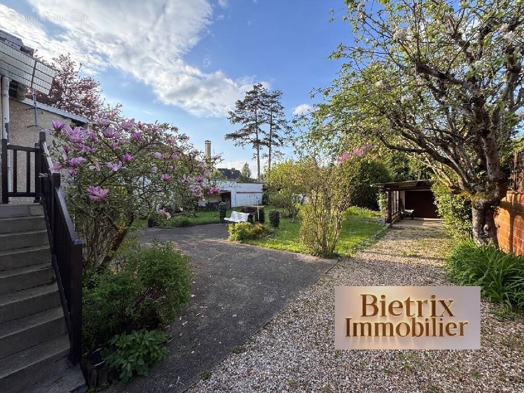 Terrain à L&#039;ISLE-ADAM