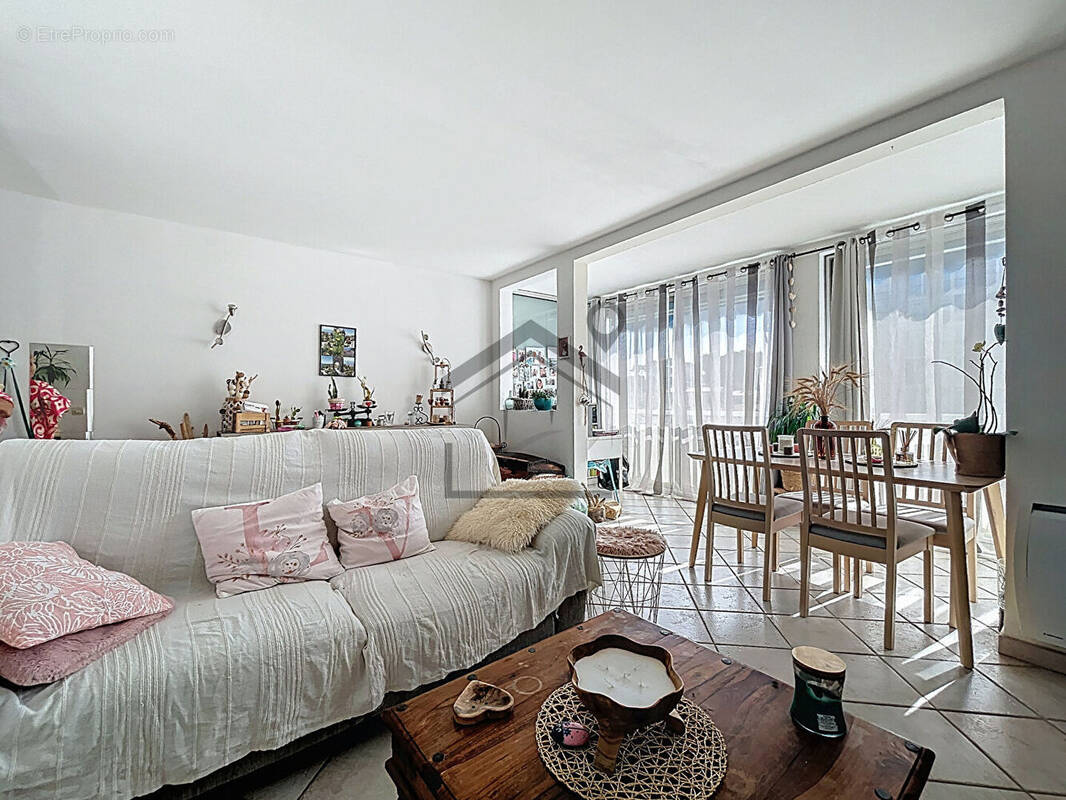 Appartement à CARRY-LE-ROUET