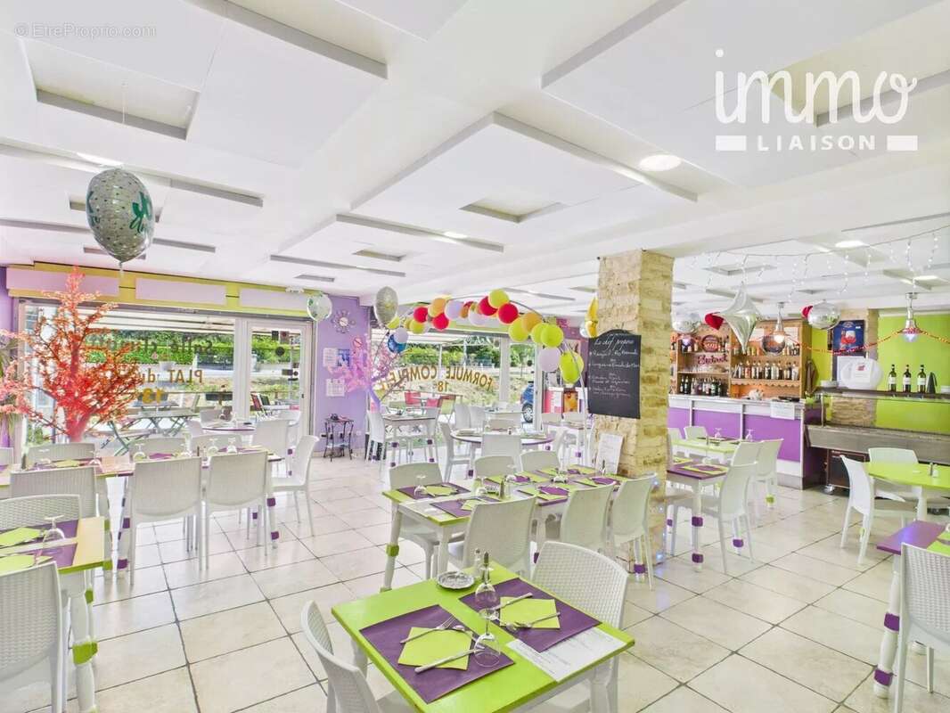 Commerce à LES MAGES