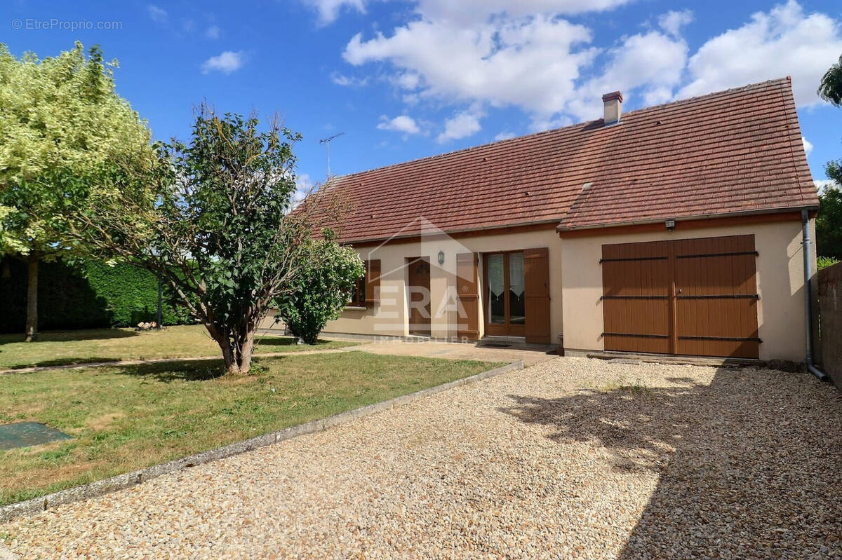 Maison à MONNERVILLE