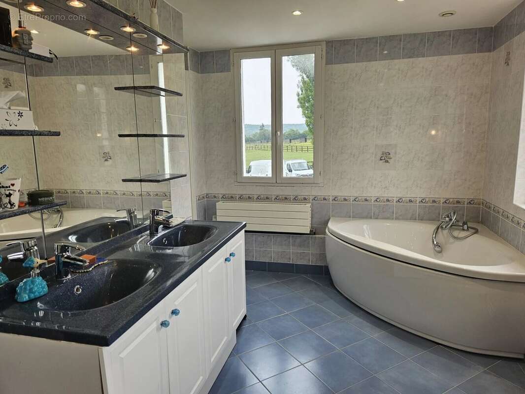 Maison à PONT-L'EVEQUE