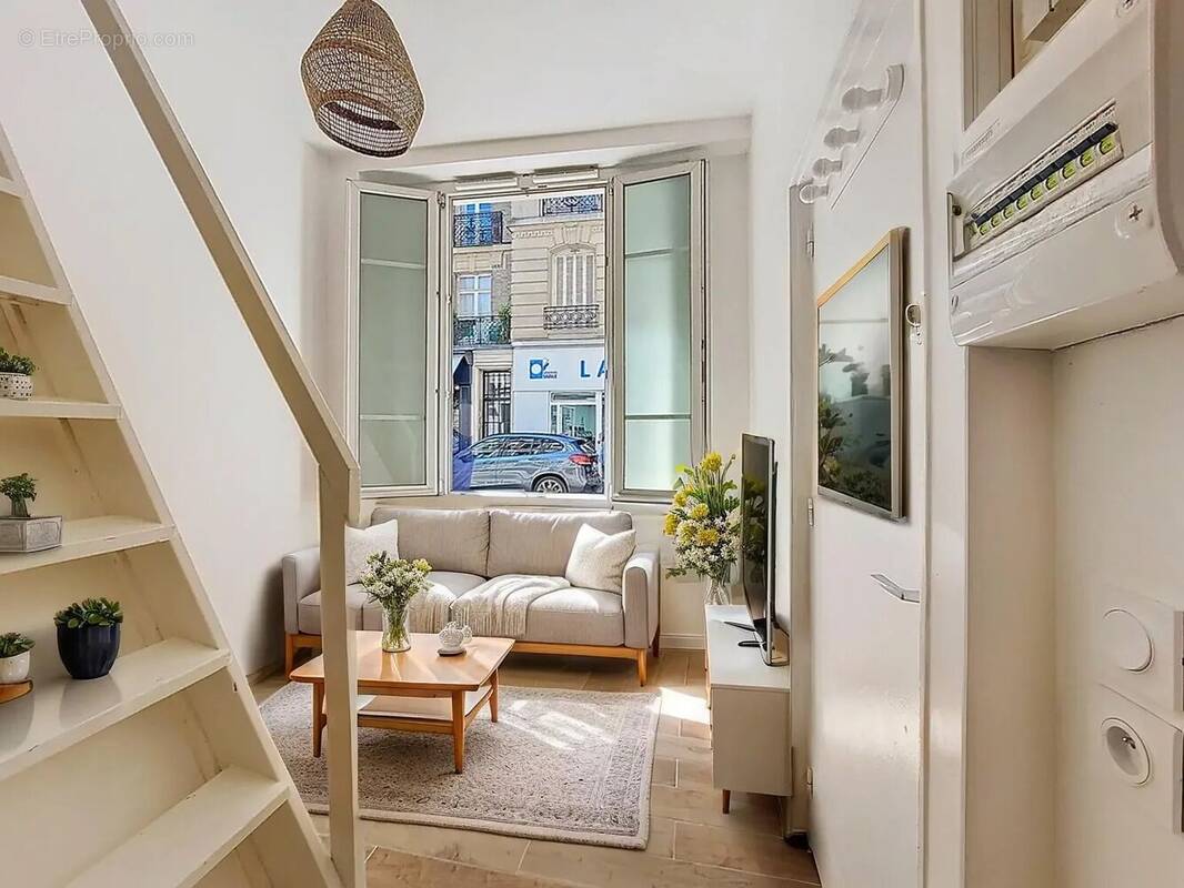 Appartement à PARIS-16E