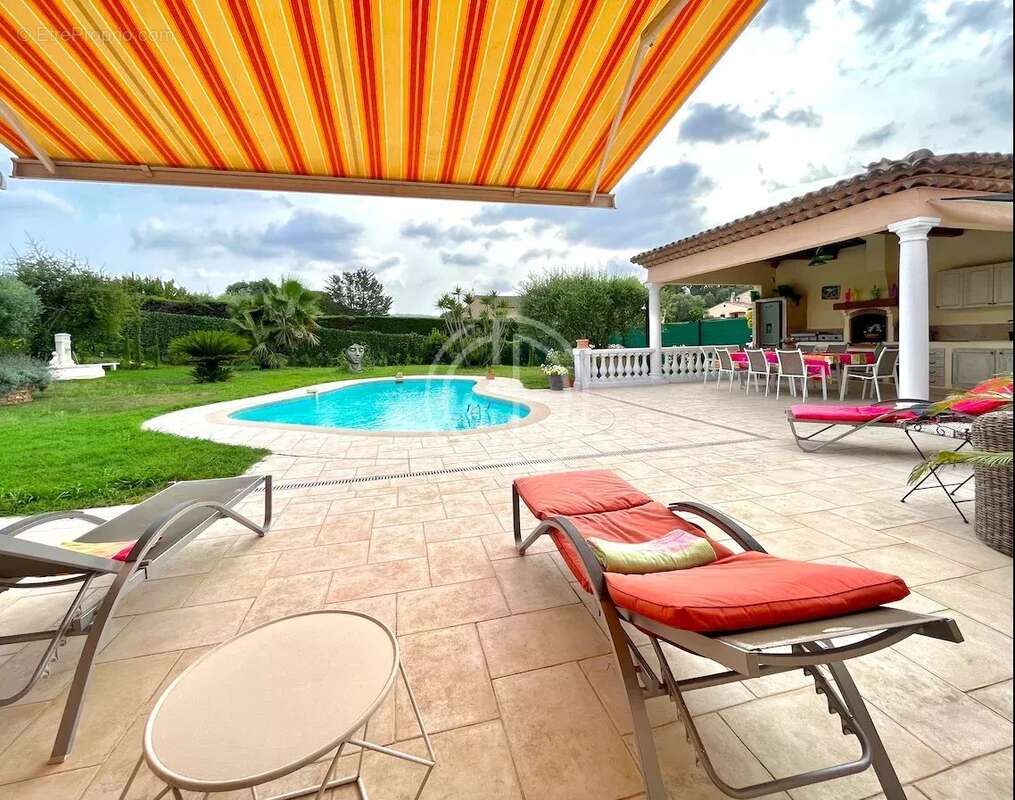 Maison à MOUANS-SARTOUX