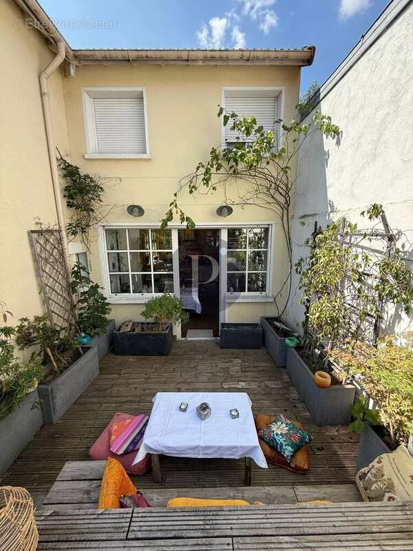 Maison à LE PLESSIS-ROBINSON