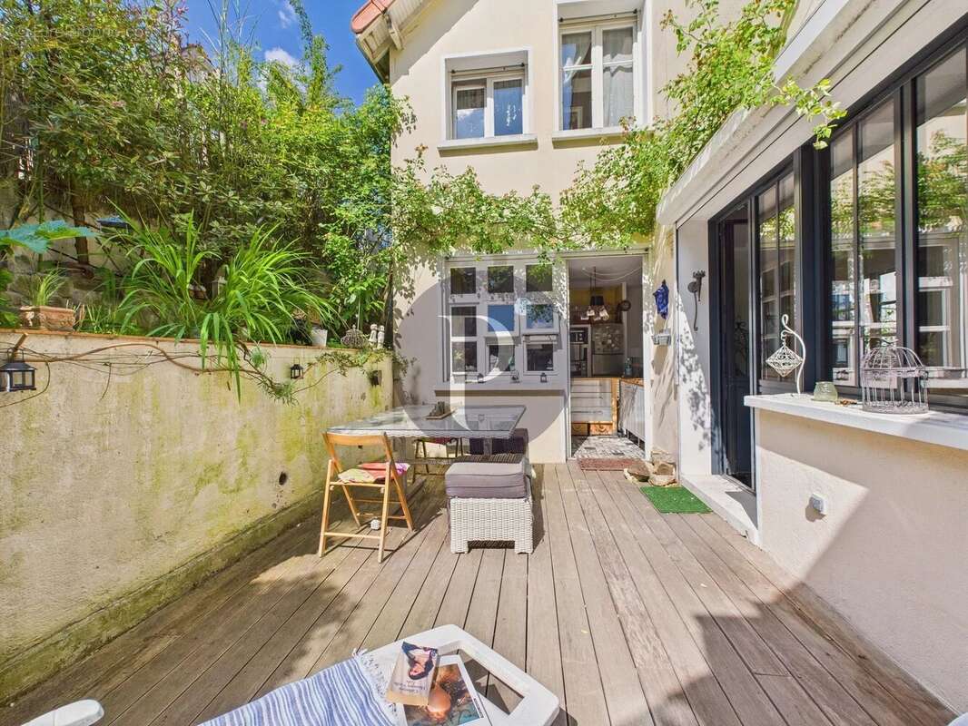 Maison à LE PLESSIS-ROBINSON