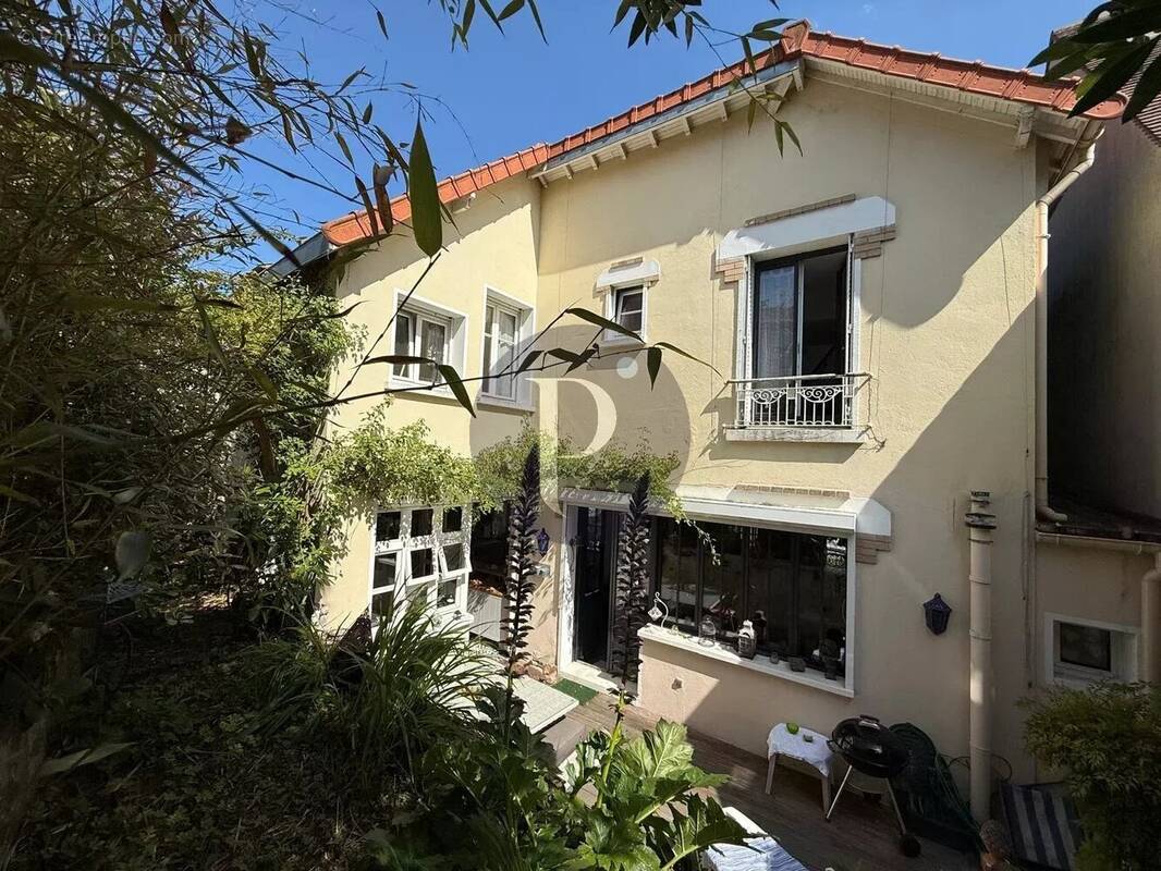 Maison à LE PLESSIS-ROBINSON