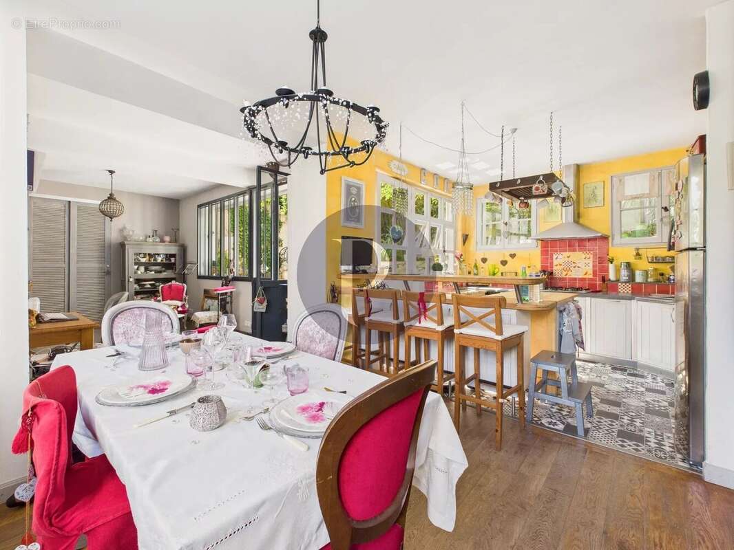 Maison à LE PLESSIS-ROBINSON