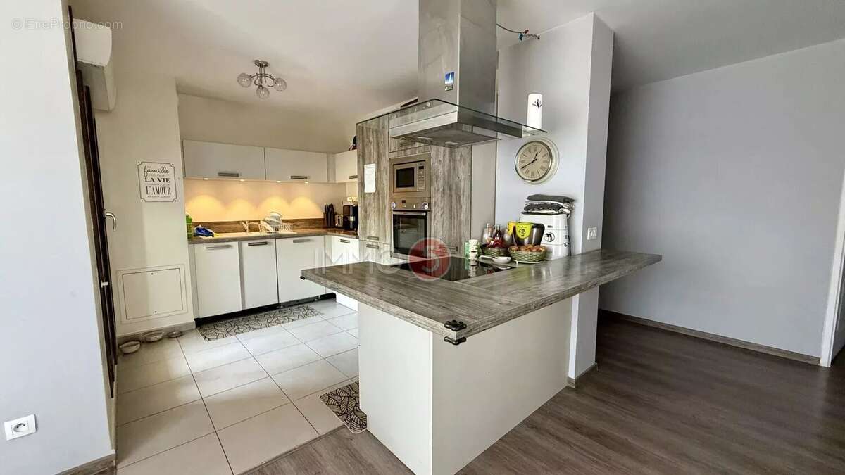 Appartement à LES PAVILLONS-SOUS-BOIS