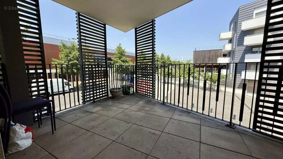 Appartement à LES PAVILLONS-SOUS-BOIS