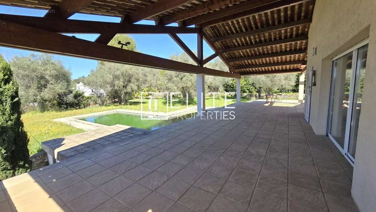 Appartement à VALBONNE