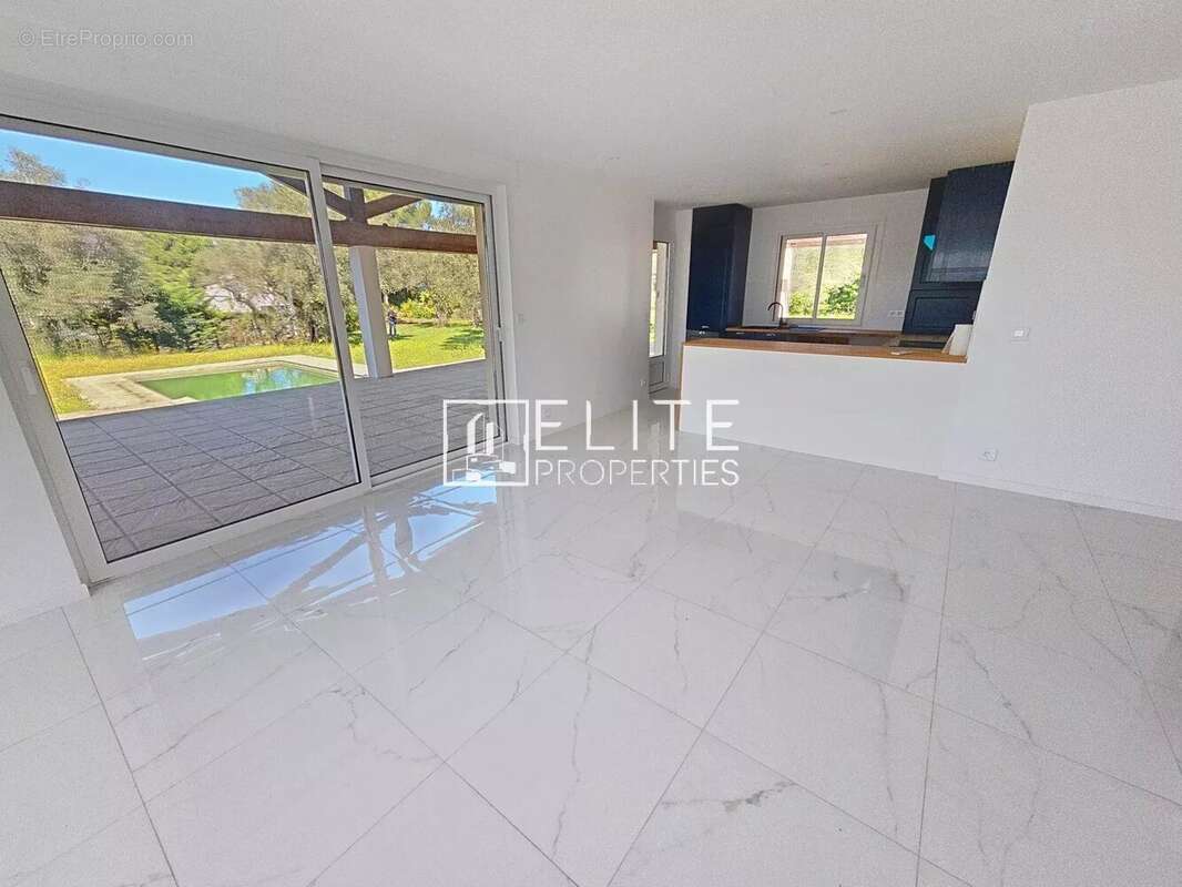 Appartement à VALBONNE