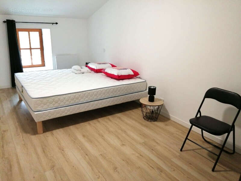 Appartement à COULONGES-SUR-L&#039;AUTIZE