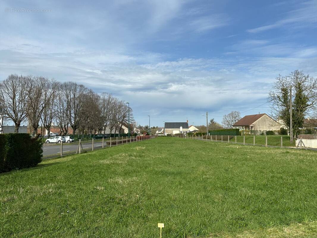 Terrain à LA CHATRE