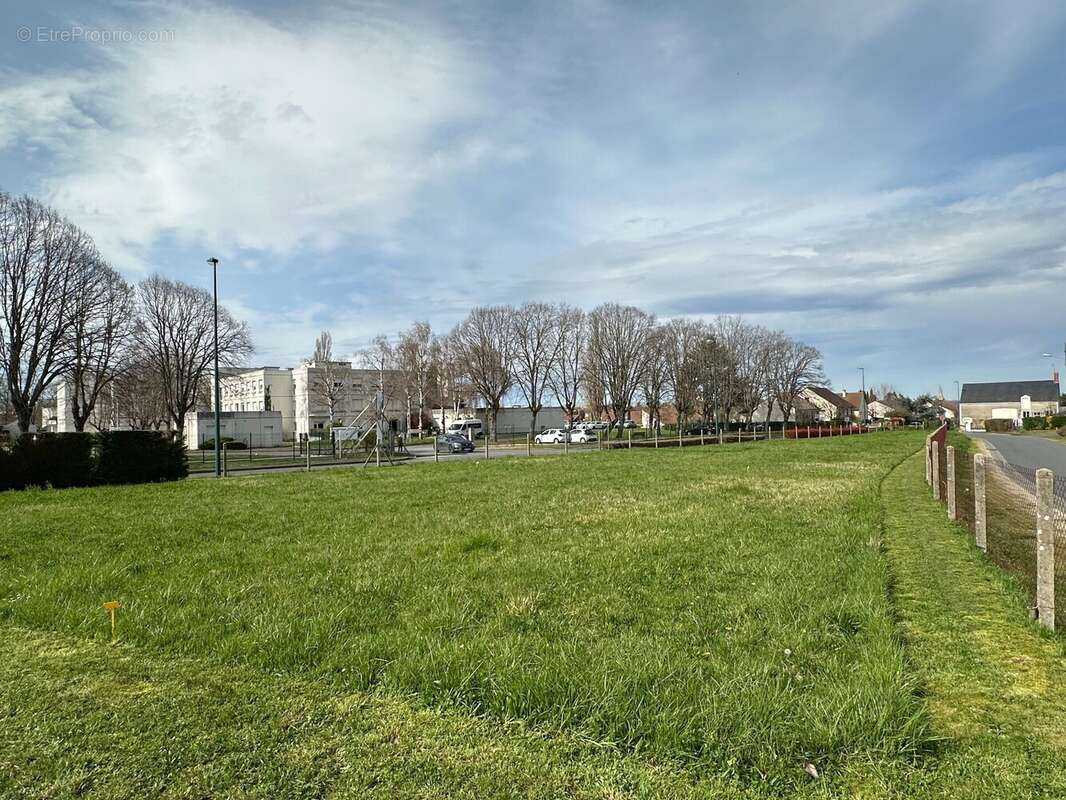 Terrain à LA CHATRE