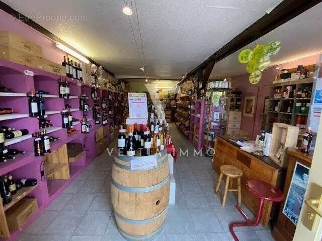 Commerce à SAINT-ARNOULT-EN-YVELINES