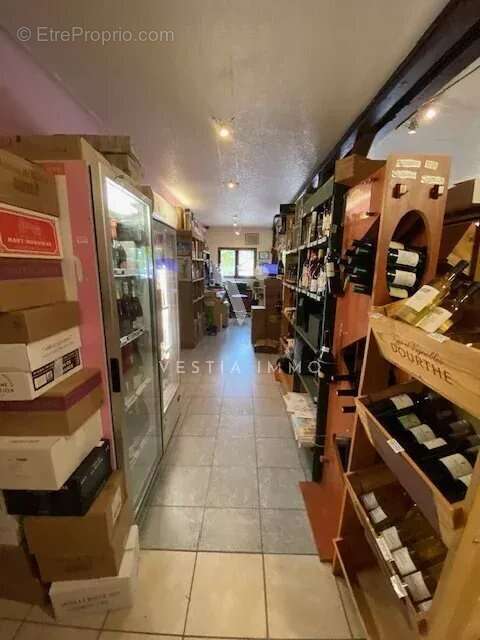 Commerce à SAINT-ARNOULT-EN-YVELINES